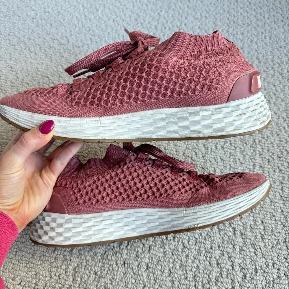 NOBULL diamond knit runner in “redwood”